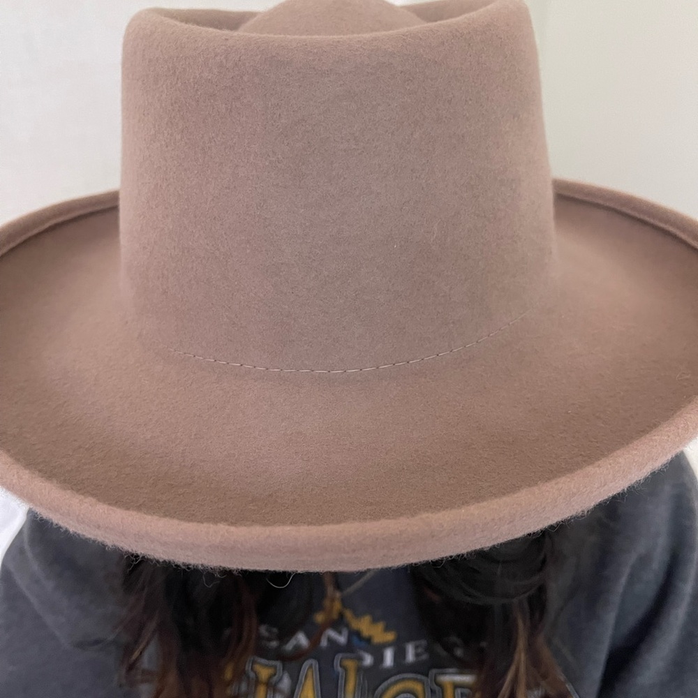 GIGI PIP Australian Wool. 57 S/M. Light Brown Hat.